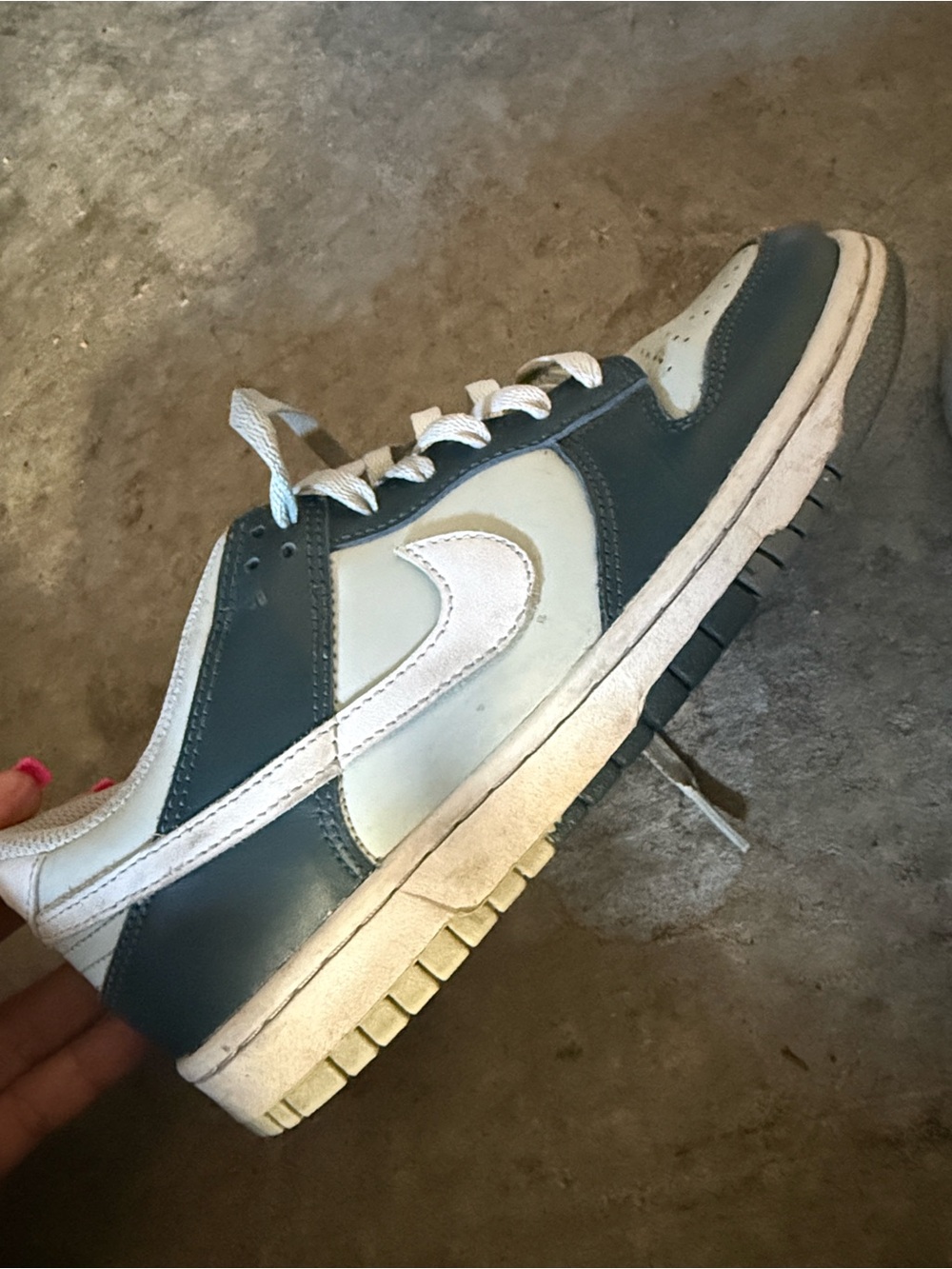 Nike Kids Low-Top Sneakers in White and Teal-Green